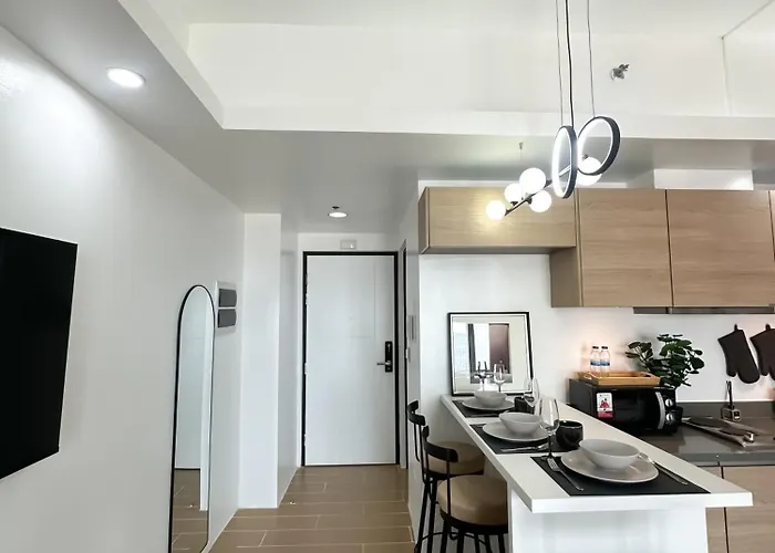 Apartment Exquisite Japandi 2 & Mediterranean Breeze At Venice W Grand Canal View! Manila
